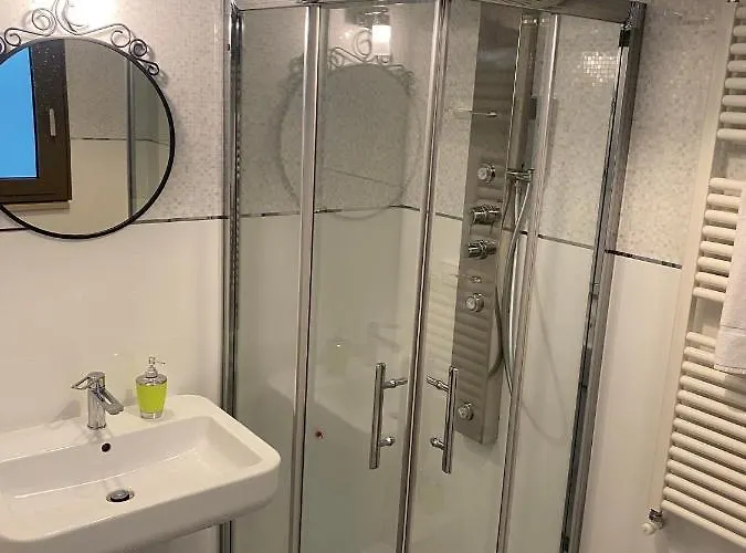 Berga Exclusive 4 アパート